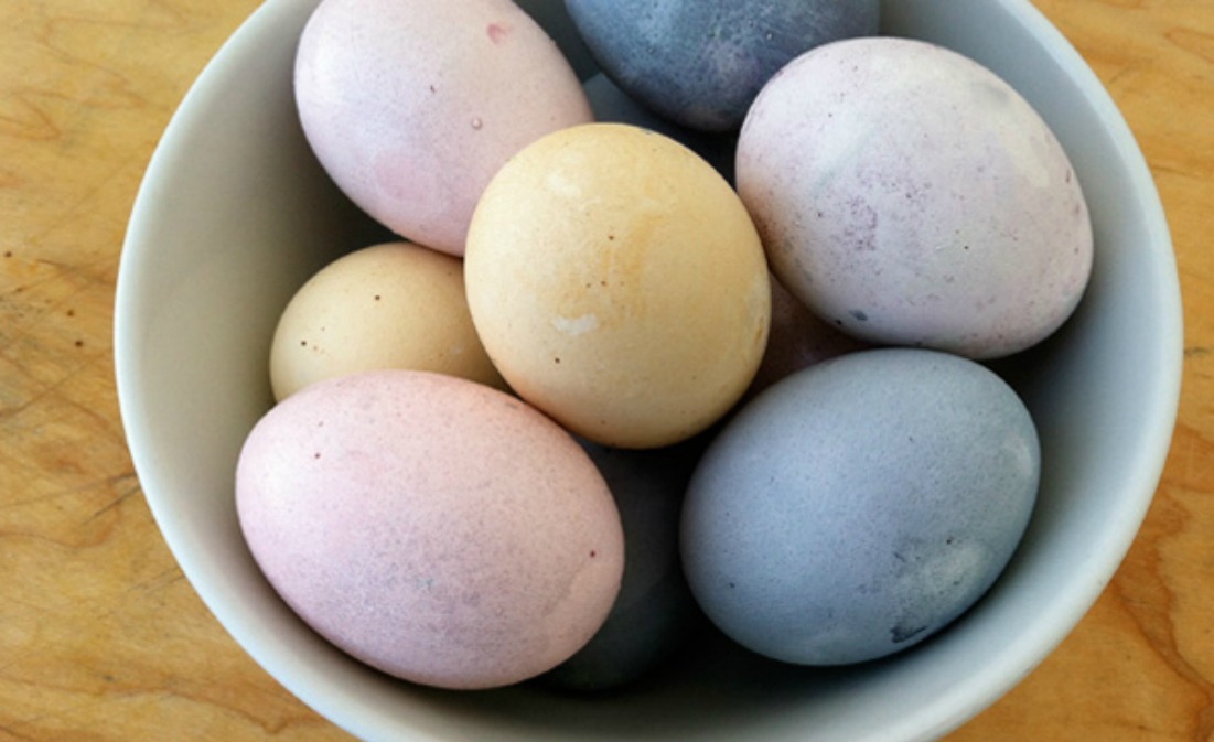 Natural easter egg dye