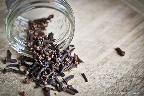 benefits of clove 