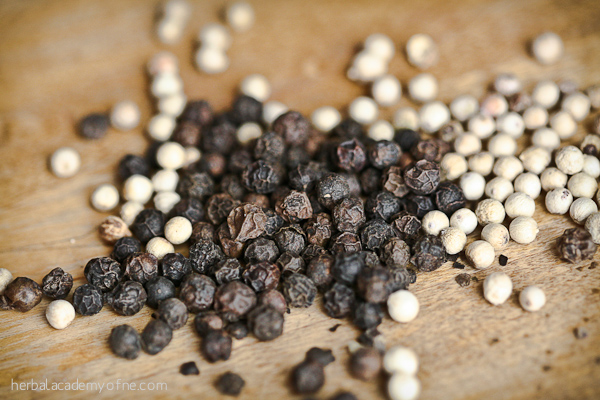 3 Surprising Medicinal Uses of Black Pepper