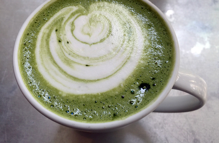 How to Enjoy Green Matcha Tea - Including a Face Mask recipe