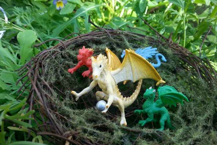 Fairy Herb Garden: Mythical Dragon Friends