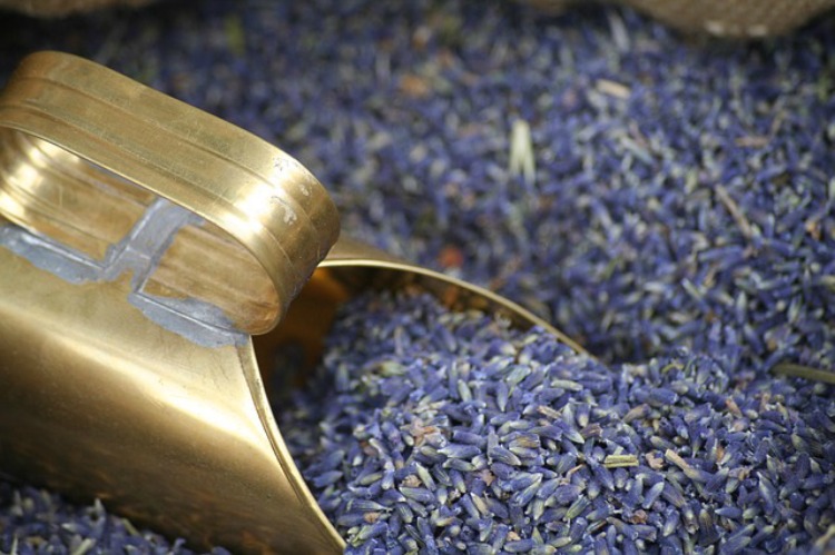 The Benefits Of Lavender: Cleaning