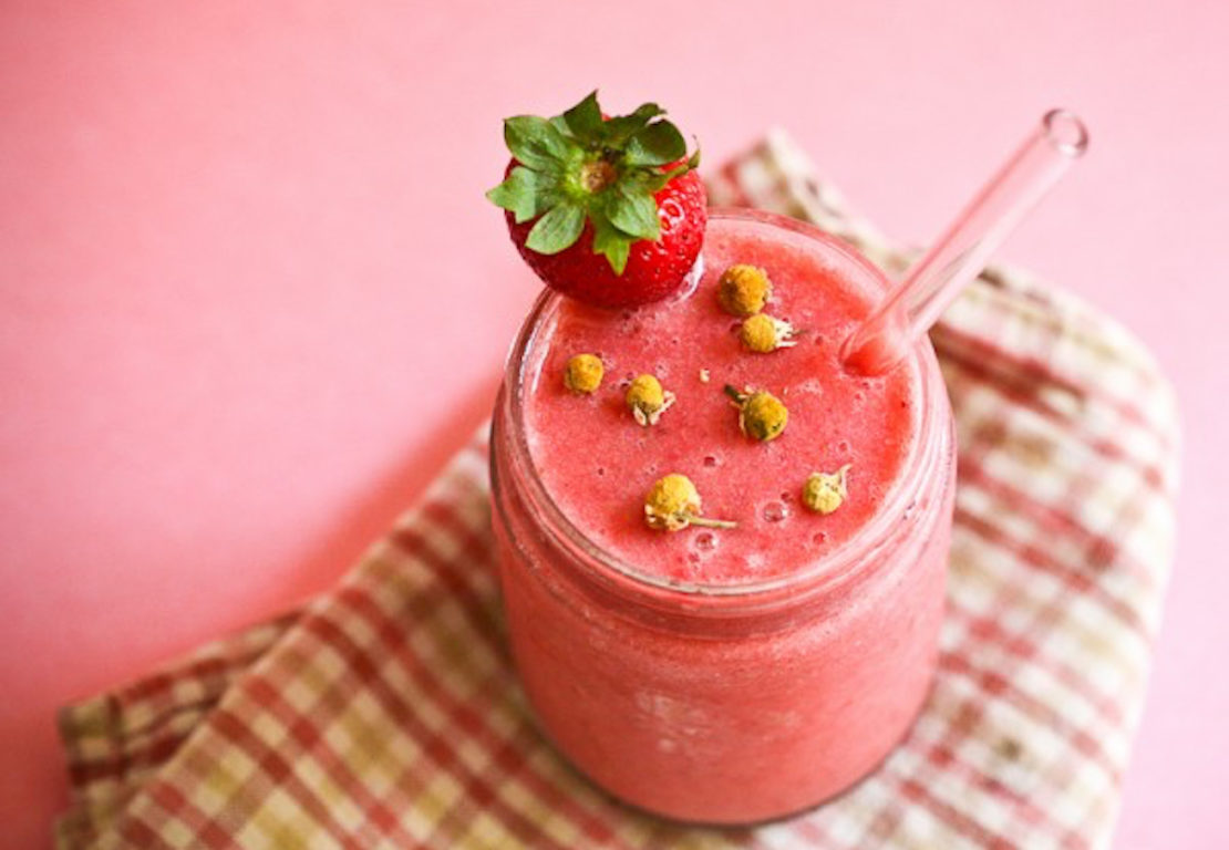 Chamomile Smoothie with Berry