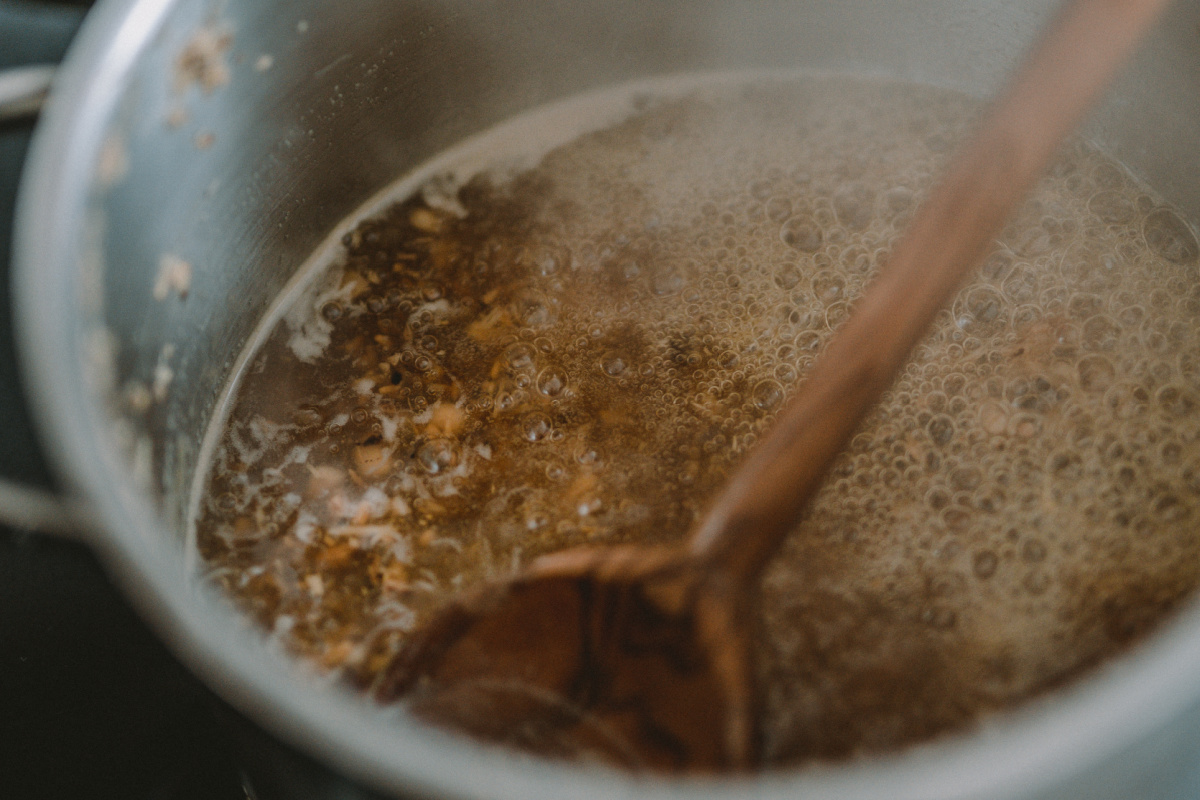 simmering honey and onion