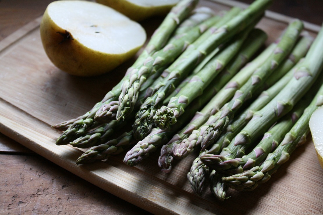 Asparagus Tart with Pear Cream Ricotta and Balsamic Date Glaze | Herbal Academy | Asparagus is in full bloom this time of the year. Here's a simple, dairy-free roasted asparagus with pear and tofu cream sauce and a tangy balsamic glaze! 