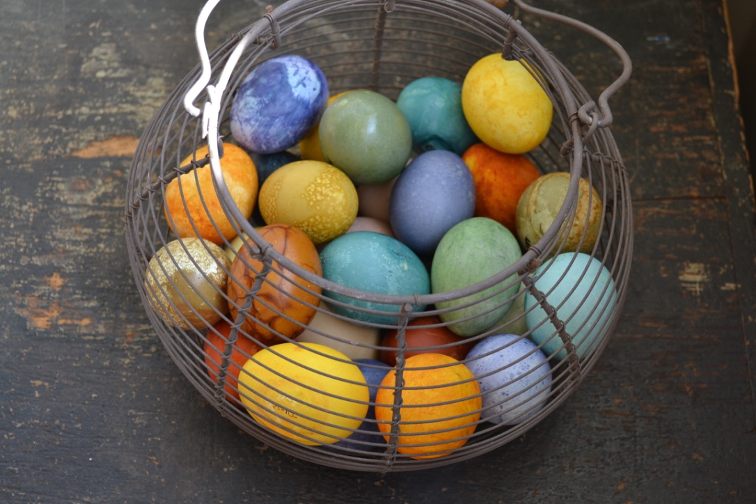 How To Dye Easter Eggs Naturally | Herbal Academy | Chemical dyes are not the only option when decorating Easter eggs. Here's how to use herbs and common food to dye Easter eggs naturally!