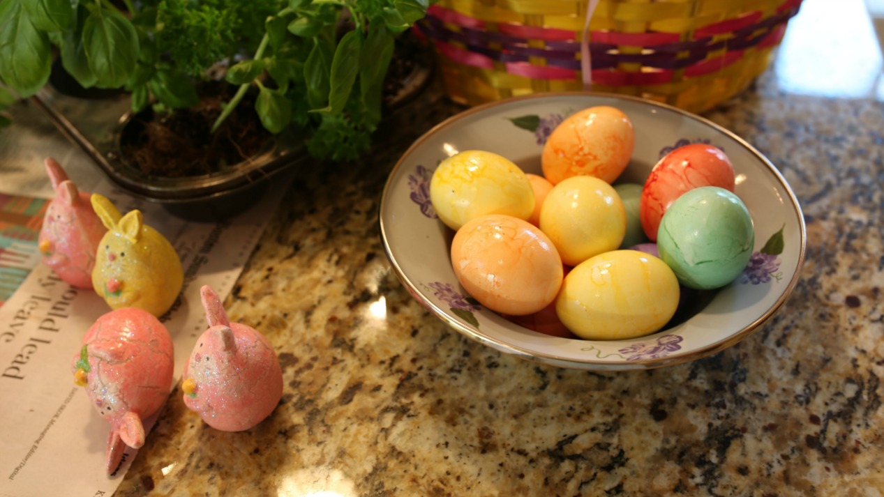 How To Make Easter Crafts for Kids With Herbs: Planting a Living Easter Basket Tutorial | Herbal Academy | If you are looking for a break from the ordinary Easter crafts for kids, this living Easter basket is sure to please!