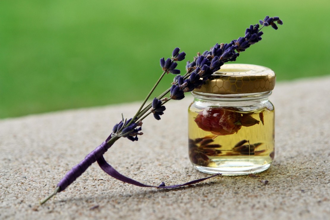 Aromatic Spring Cleaning With Essential Oils | Herbal Academy | What if you could make spring cleaning less onerous by using products that support your health? Here are six cleaning recipes using essential oils!