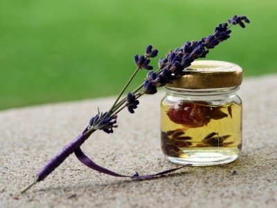 Aromatic Spring Cleaning With Essential Oils | Herbal Academy | What if you could make spring cleaning less onerous by using products that support your health? Here are six cleaning recipes using essential oils!