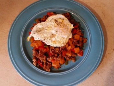 Spicy Chorizo And Sweet Potato Hash With Eggs | Herbal Academy | A healthy breakfast is important if you want to have energy and productivity for your day. Try this healthy, protein-packed recipe to start your day!