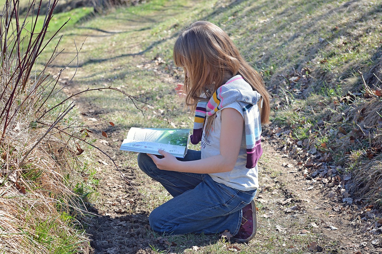 Family Wildcrafting (Family Herbal Summer Series: Part 3) | Herbal Academy | Join us on an herbal adventure as we discover the joys of family wildcrafting!