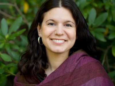 Teacher Feature: Maria Groves | Herbal Academy | Learn how herbalist Maria Groves practices herbalism, makes a living, and who her herb mentors are.