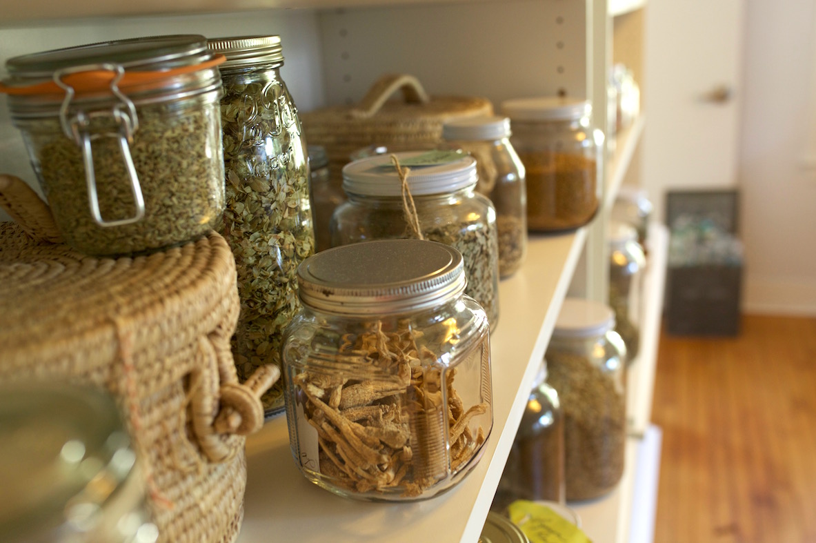 How to store dried herbs and spices