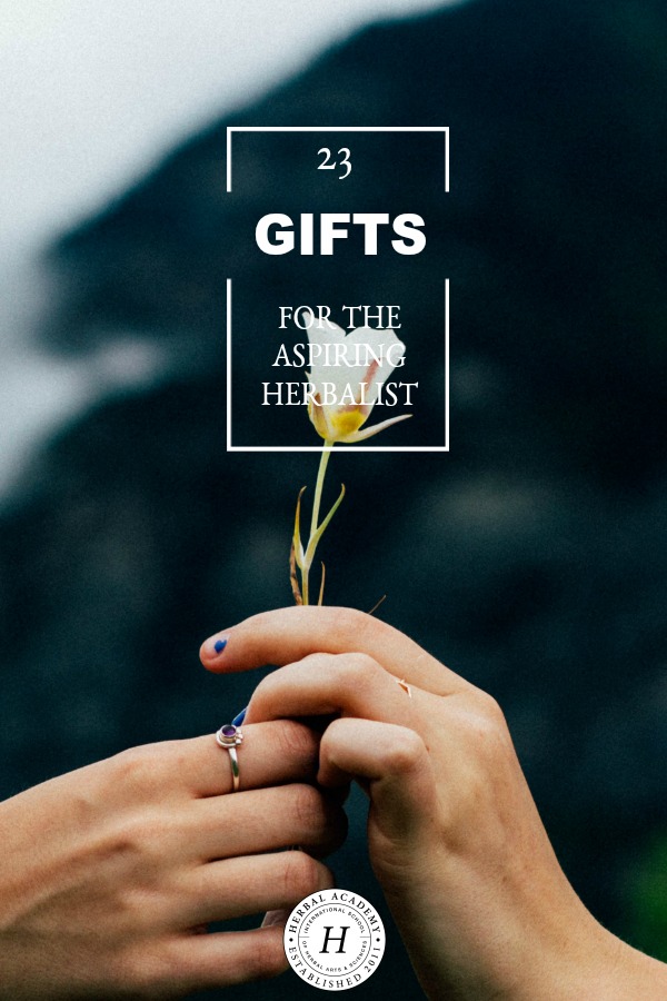 23 Gifts For the Aspiring Herbalist | Herbal Academy | Are you scrambling to find the perfect gift for all of your loved ones? We're here to help! Here's a list of 23 gifts for the aspiring herbalist.
