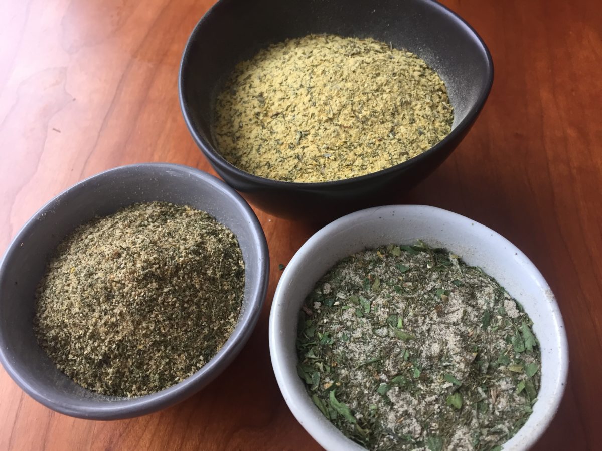 3 Herbal Popcorn Seasoning Blends That Friends and Family Will Love | Herbal Academy | Busy families need quick healthy snacks! Try these herbal popcorn seasoning blends that the whole family will love!