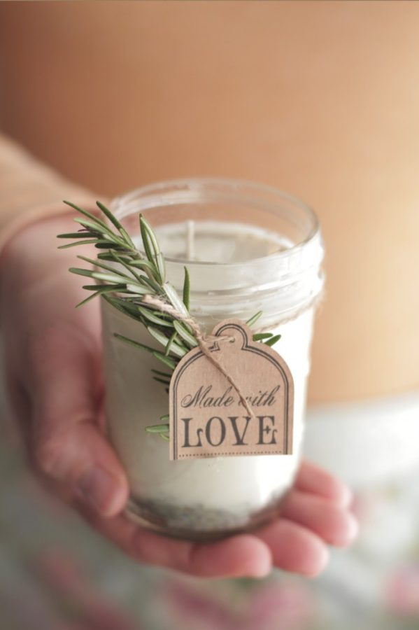 11 DIY Herbal Wedding Favors To Gift To Guests | Herbal Academy | Looking for the perfect favors for your wedding? Try your hand at one of these DIY herbal wedding favors for your guests.