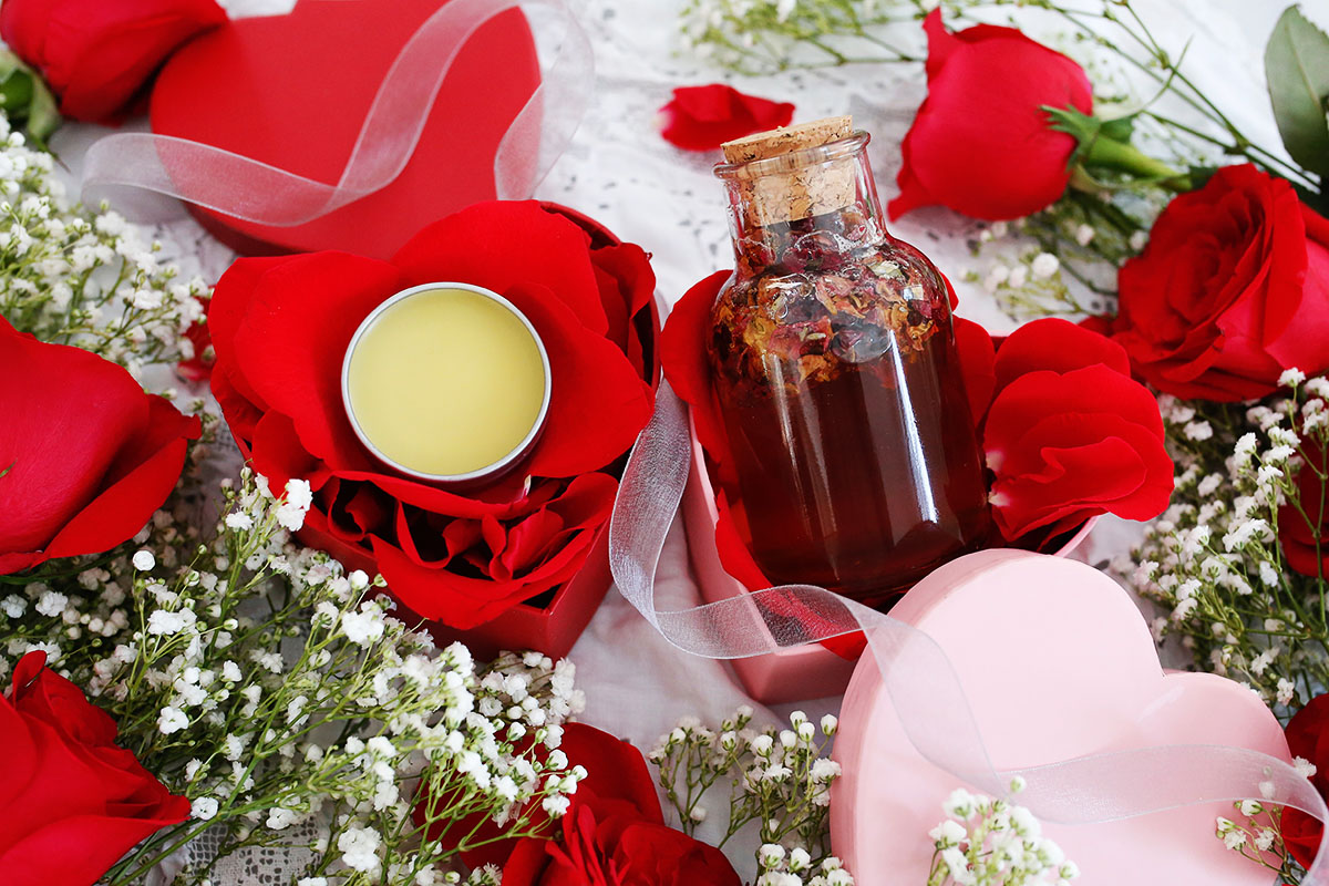 26 Handmade Valentine's Day Ideas: Gifts, Recipes, and DIYs to Show Your Love | Herbal Academy | We have pulled together 26 handmade Valentine’s Day ideas that will help you find the perfect floral gift as well as unique herbal-inspired ways to celebrate this day of love!