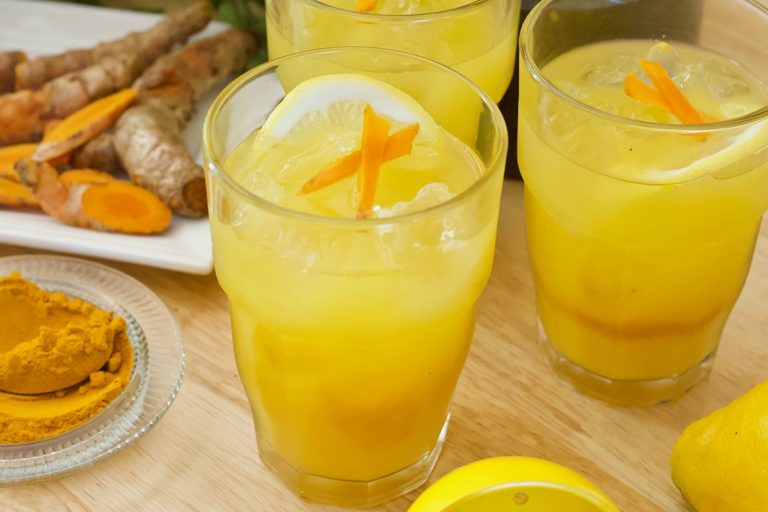 Turmeric Lemonade Health Benefits & How To Make It