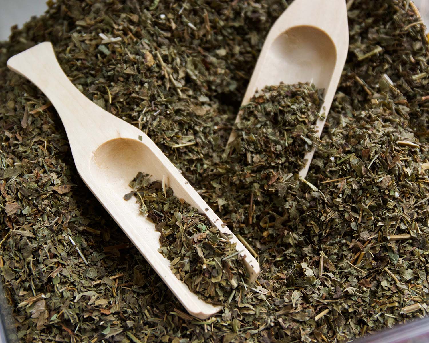 5 Multi-Use Herbs for your Herbal Toolkit | Herbal Academy | Choosing multi-use herbs that have numerous actions and uses can simplify your apothecary and allow you to have something on hand for common complaints.