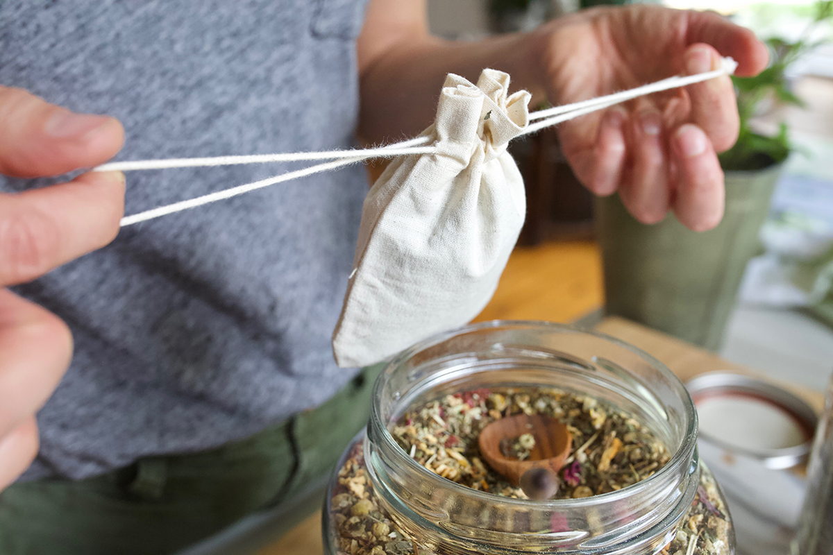 How to Make Herbal Bath Tea Bags (Homemade Bath Bag DIY) - Bird's Eye Meeple