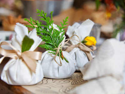 8 Ideas to Create a Natural Holiday Home | Herbal Academy | Learn how to use beautiful botanicals and herbal crafts in the natural holiday home to add a special element to the season that is reminiscent of the past.