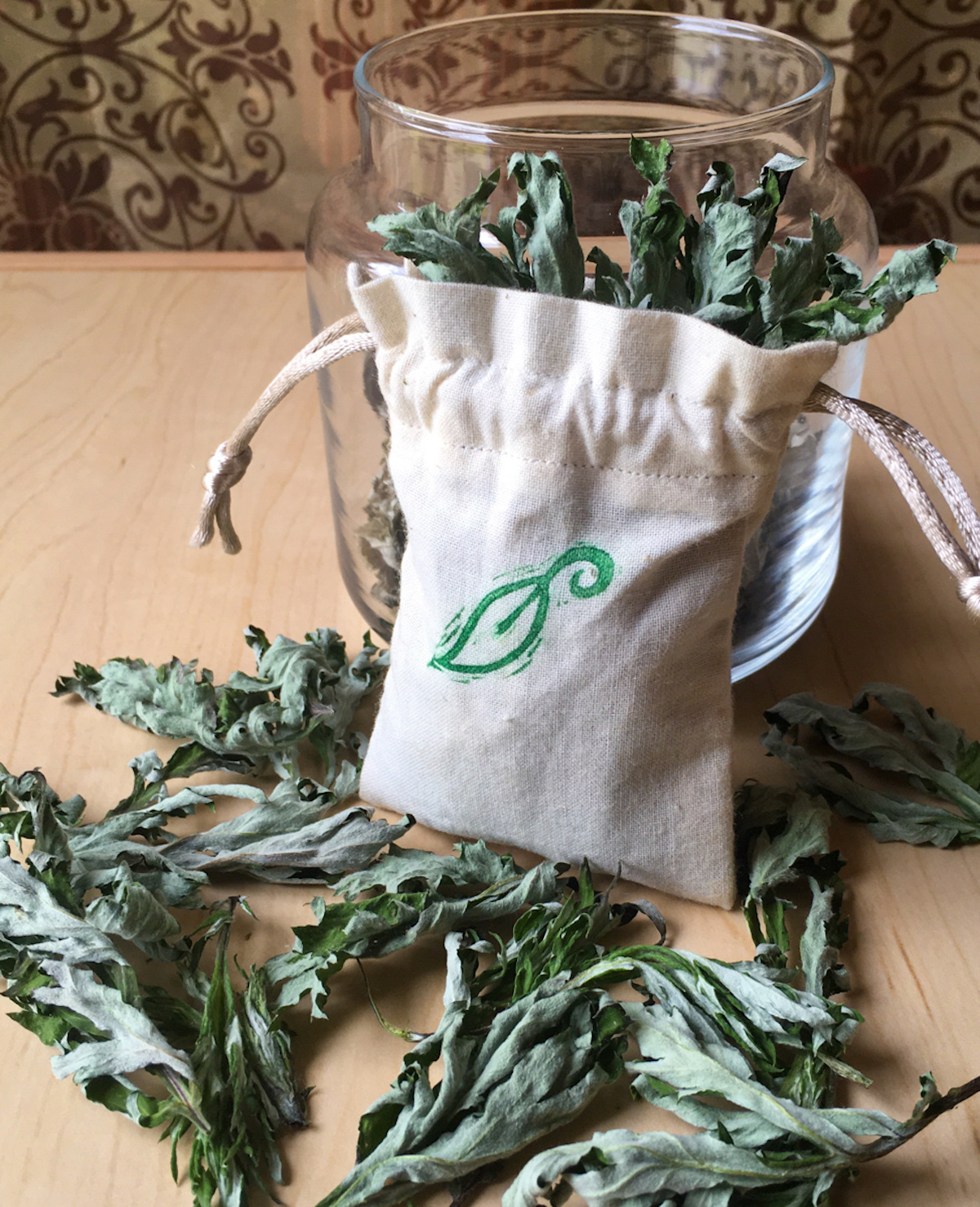 Learn how to use mugwort in a dream pillow