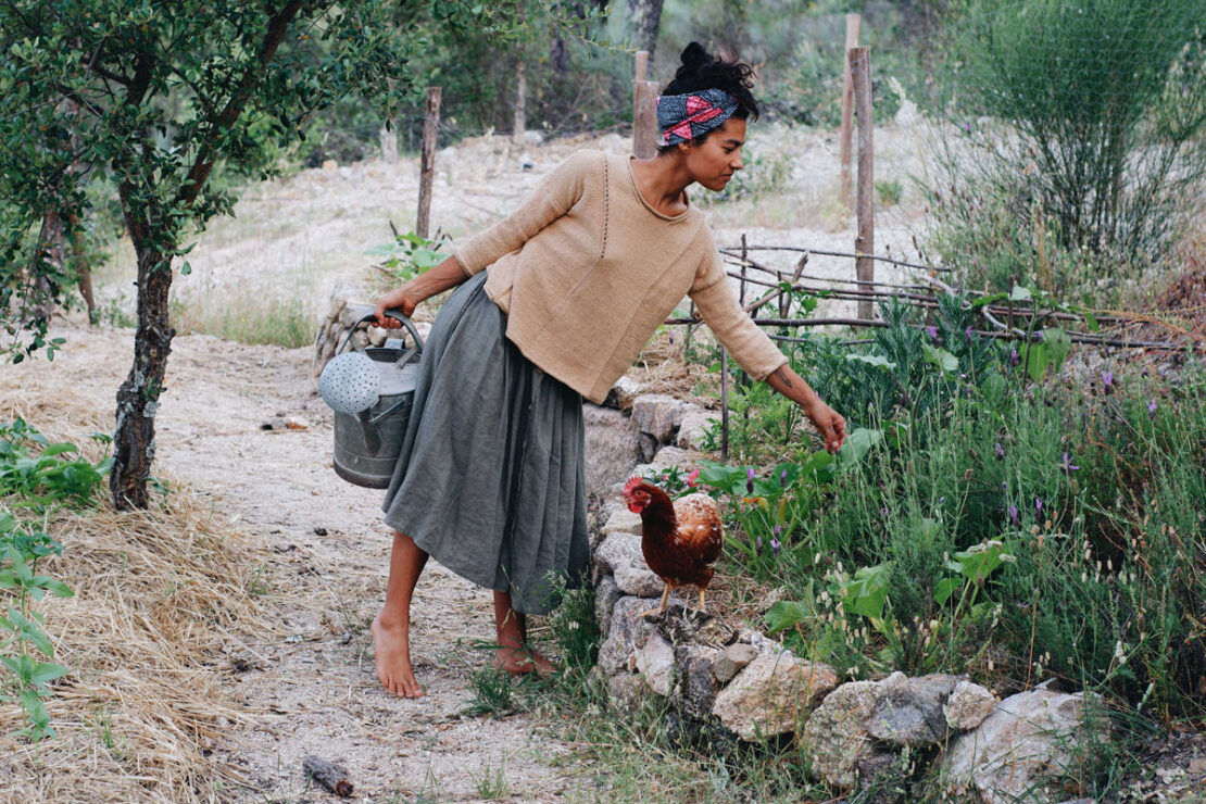 Student Feature: Cat Seixas (@TheOliveTreesAndTheMoon) | Herbal Academy | In the first installment of our Student Feature Series, we chatted with Cat Seixas (@TheOliveTreesAndTheMoon) about how herbalism has impacted her life.