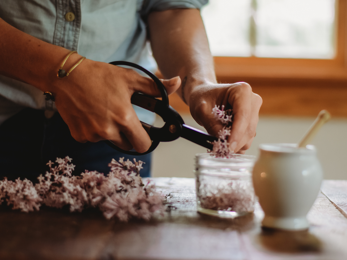 Natural Perfumery Course - learn to make botanical perfume 