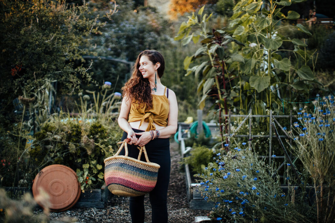 Student Feature: Stephanie Mary Pavelko (@MyTinyLagunaKitchen) | Herbal Academy | In the third installment of our Student Feature Series, we chatted with herbal blogger and photographer Stephanie Mary Pavelko.