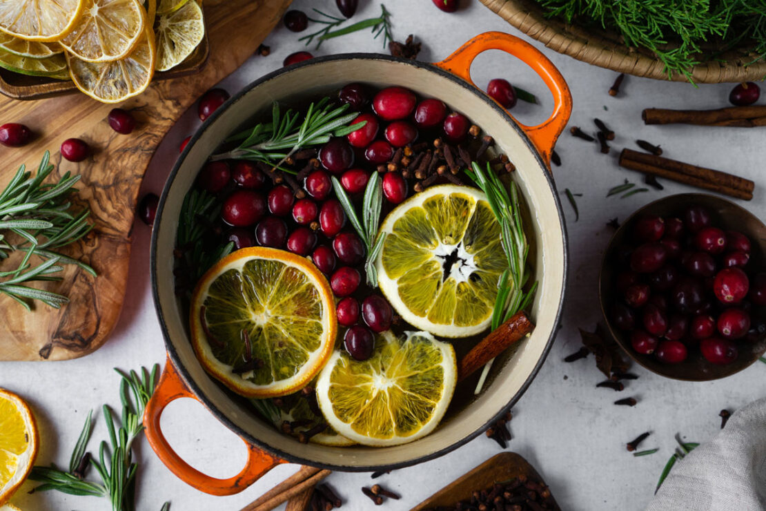 Holiday Stovetop Potpourri Recipe: The Smell of the Season