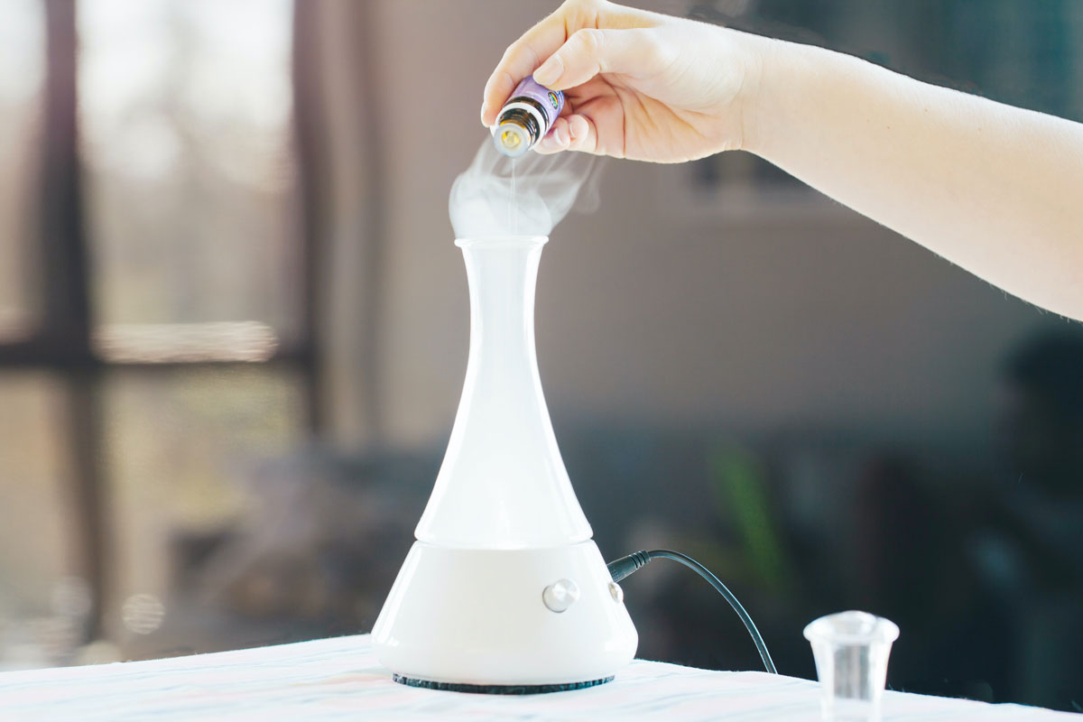 Diffusing essential oils for sleep in a diffuser
