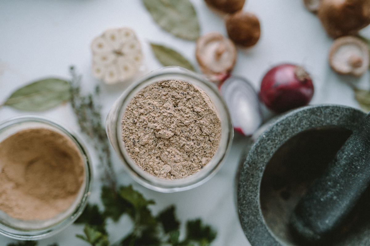 dried soup seasoning mix in a jar