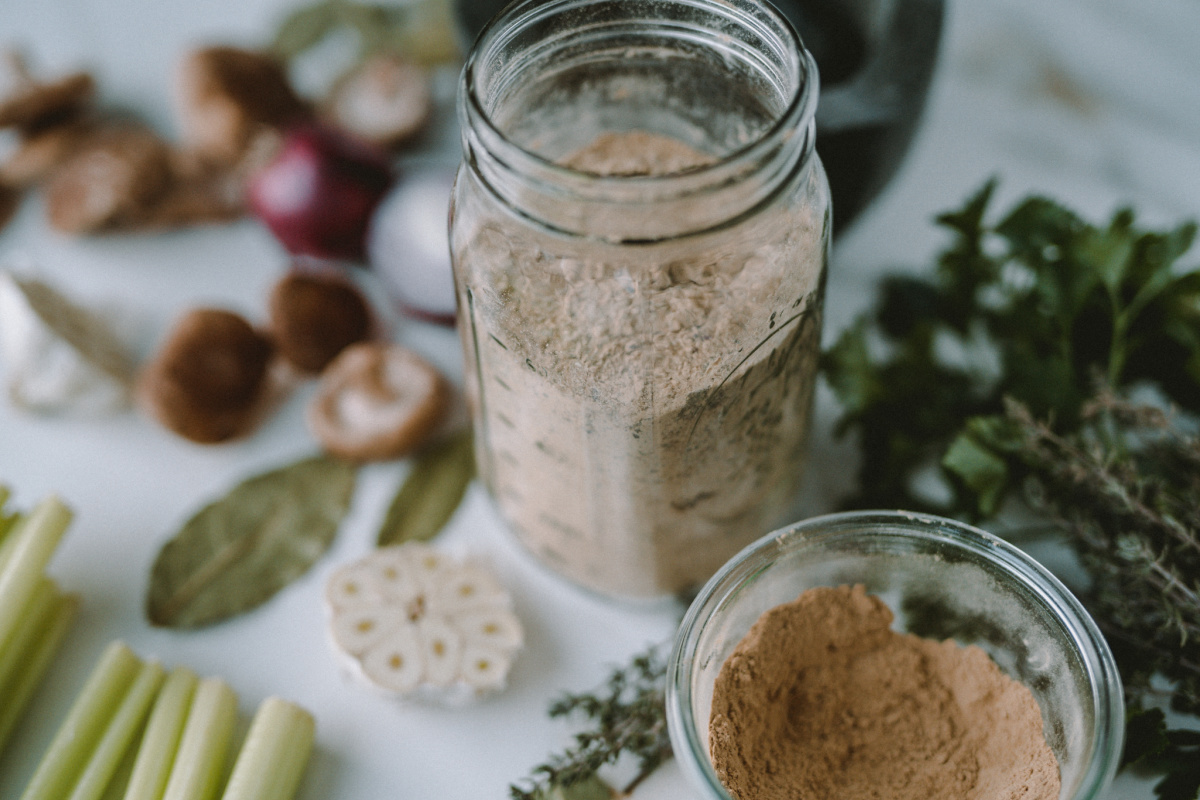 powdered astragalus in a glass bowl