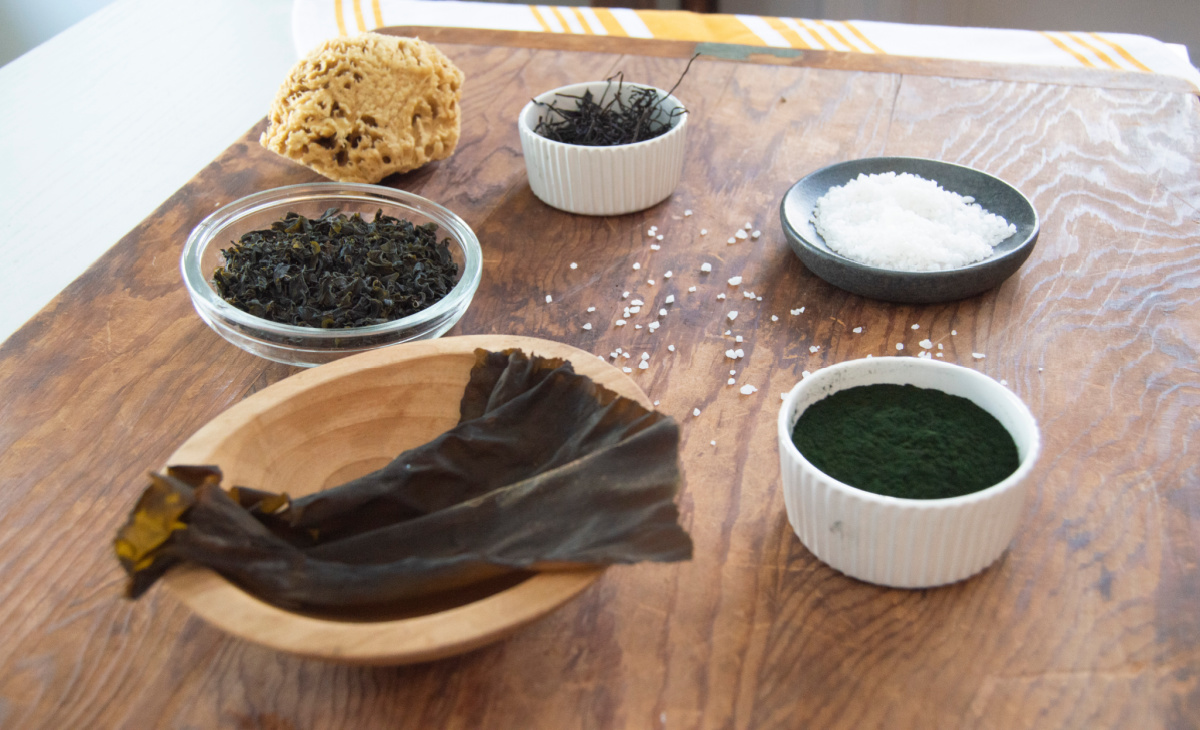 seaweed in bowls on a table