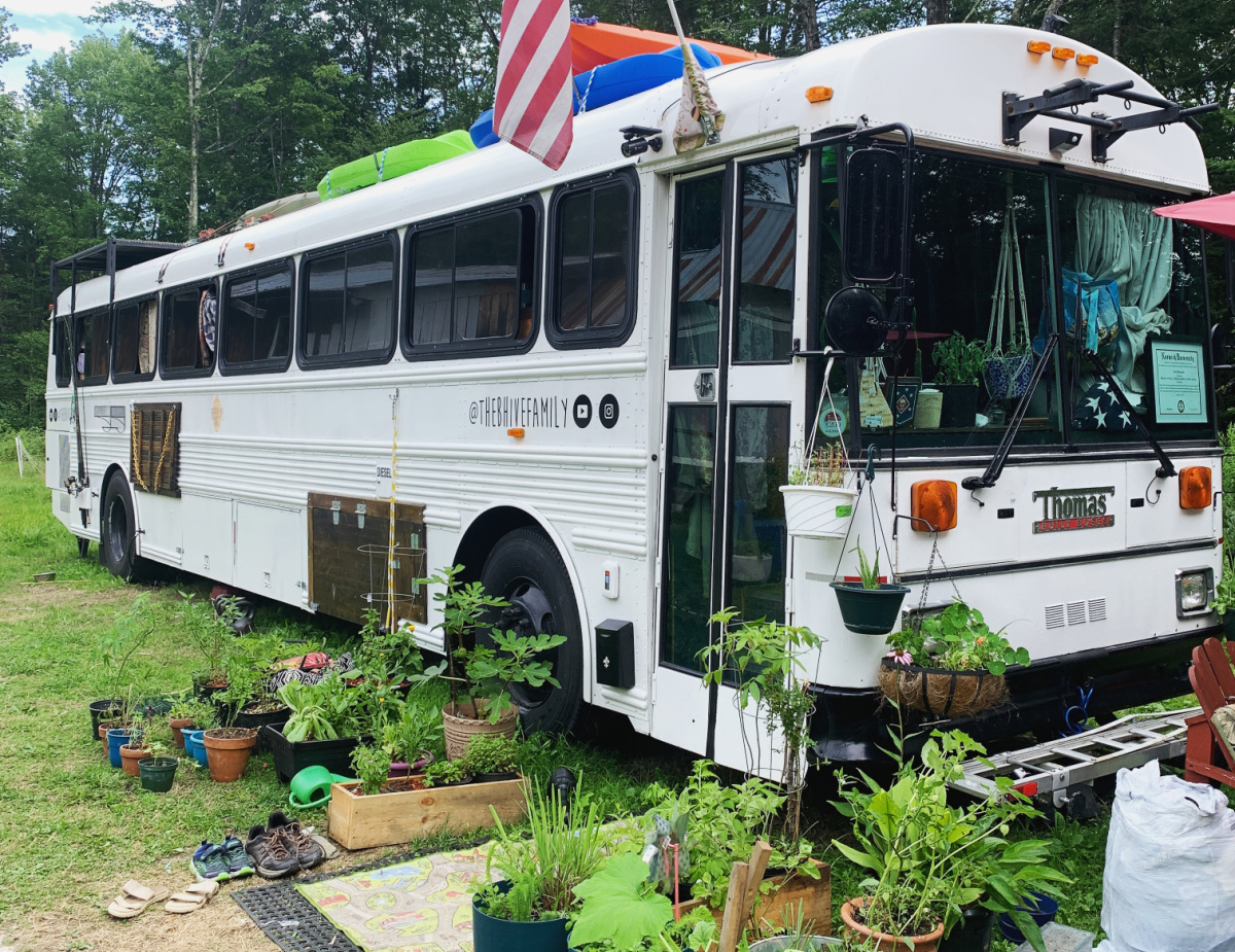 Shiang-ling's self-converted school bus