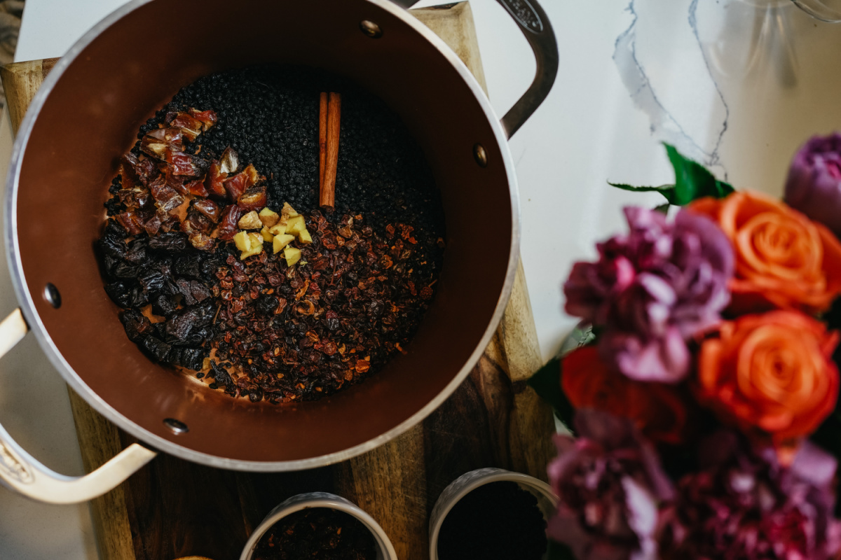 pan of health tonic herbs