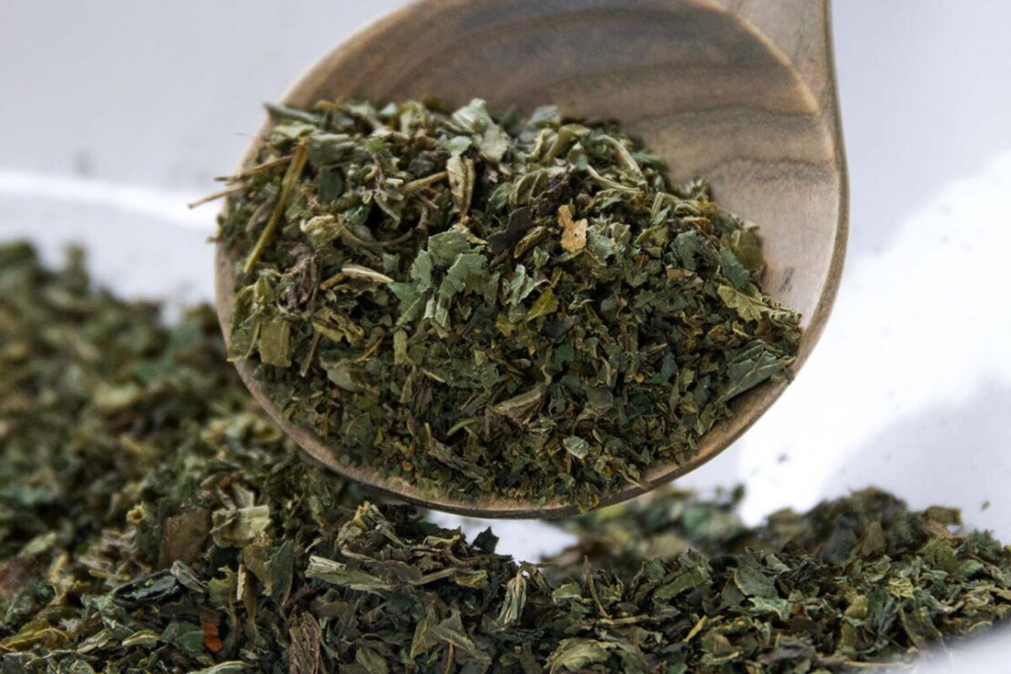 How to Make Your Own Tea Blends + a Soothing Sleep Tea Recipe – Herbal ...