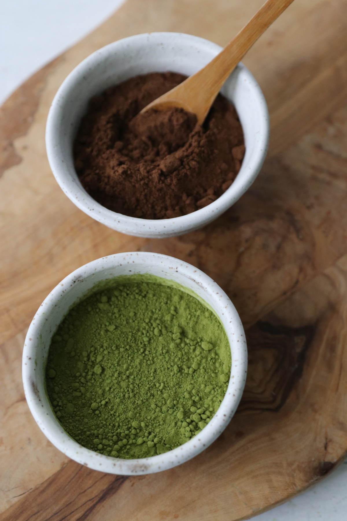 matcha and lion's mane powders