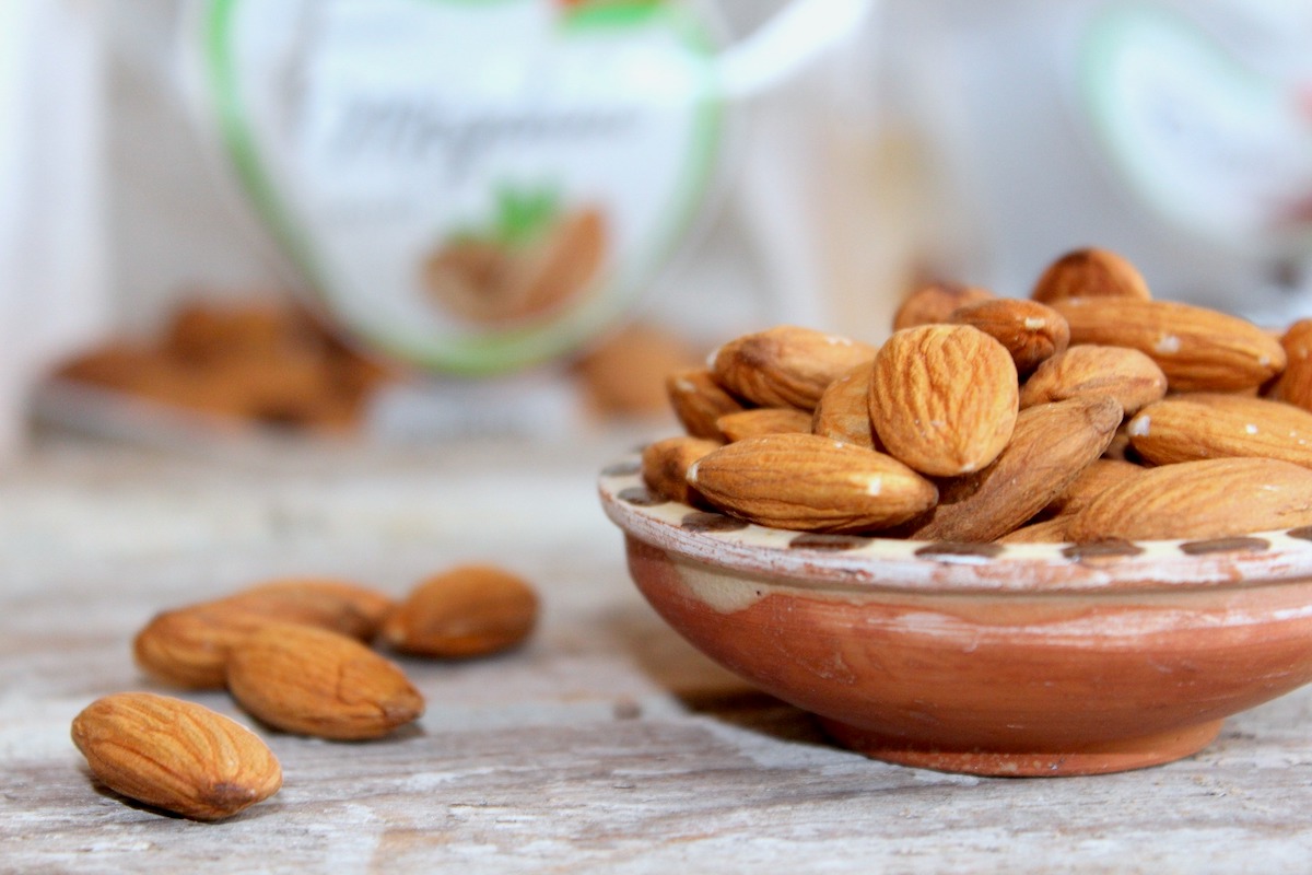 almonds in a bowl