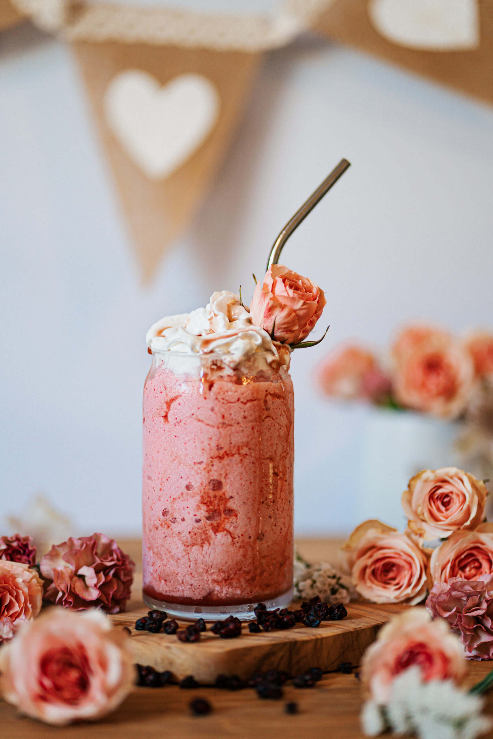 schisandra berry strawberry smoothie with roses