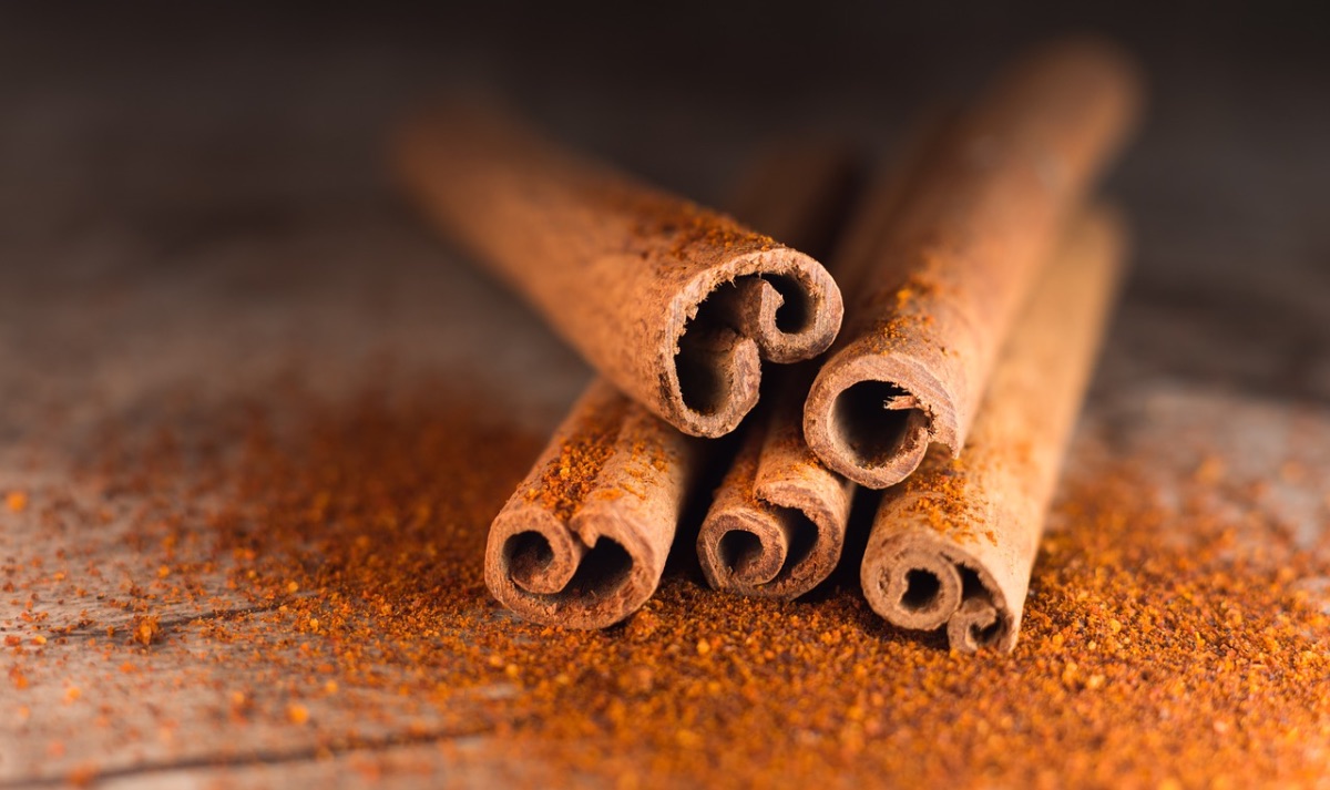 cinnamon bark on a wooden table