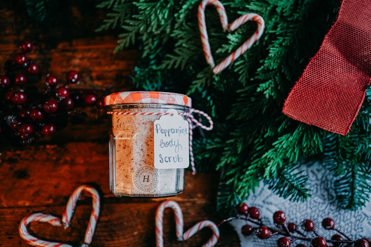 Homemade Peppermint Body Scrub (Candy Cane Themed for Holiday Gifting) -  Eating by Elaine