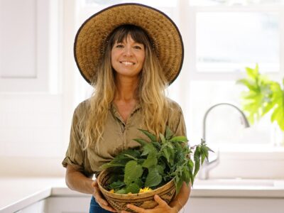 Herbal Academy Student Feature: Jess Bergeron (@jkb.journal) by Herbal Academy