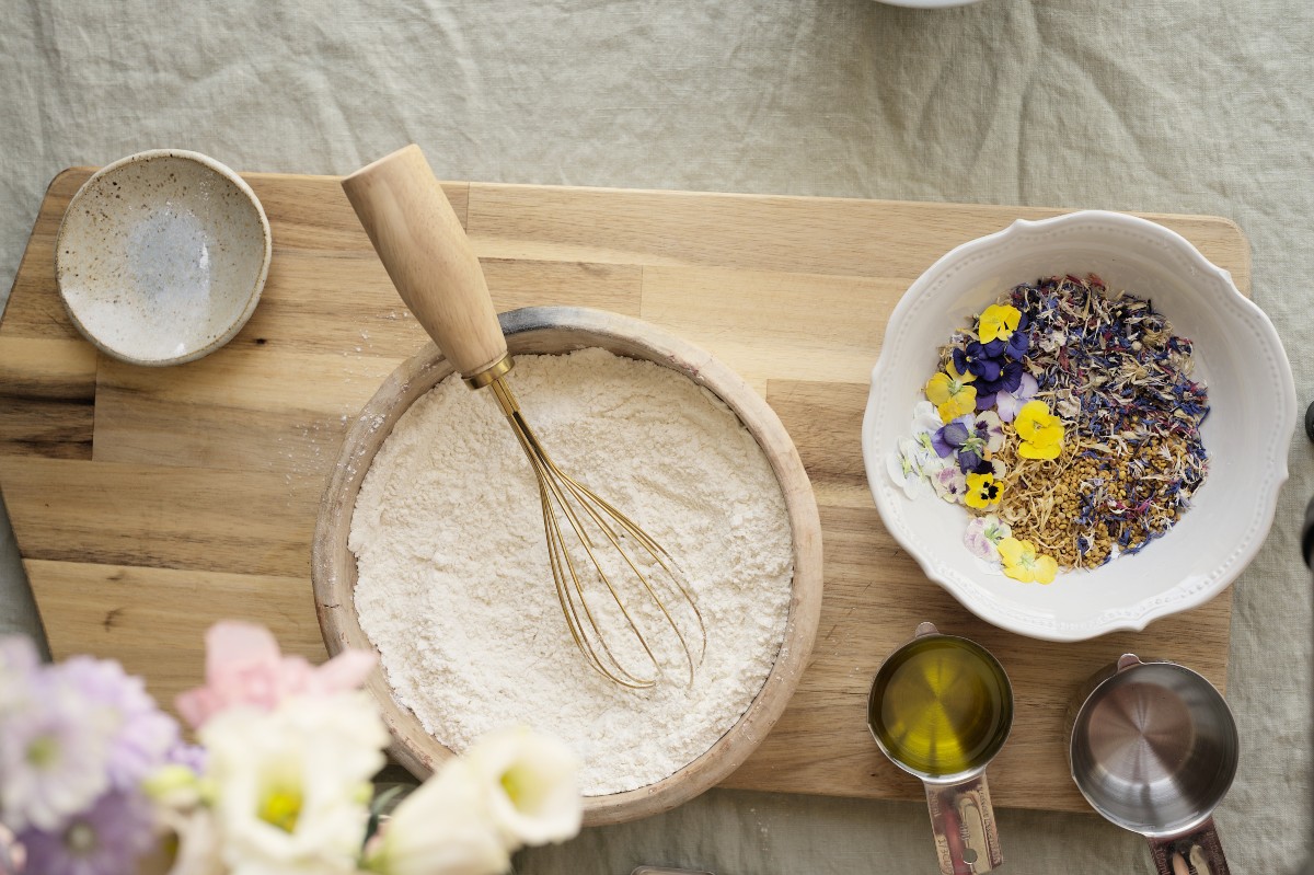 ingredients to make a pressed flower cracker recipe