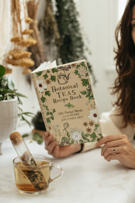 Botanical Teas Recipe Book lifestyle cover