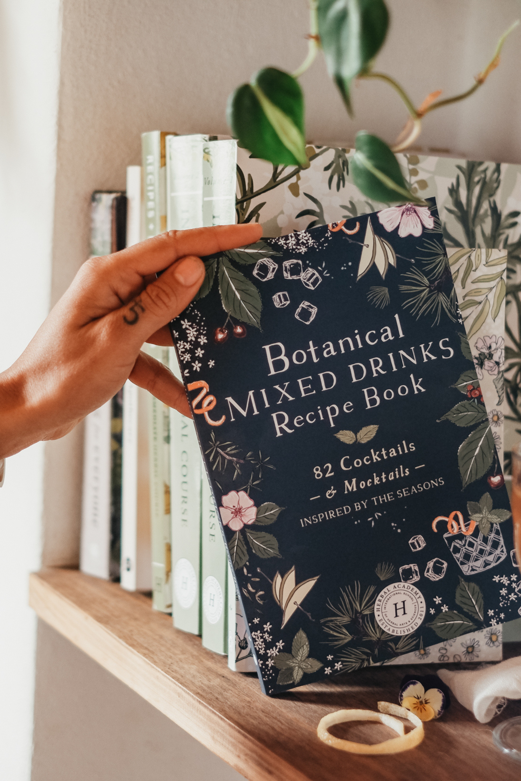 Botanical Mixed Drinks Recipe Book