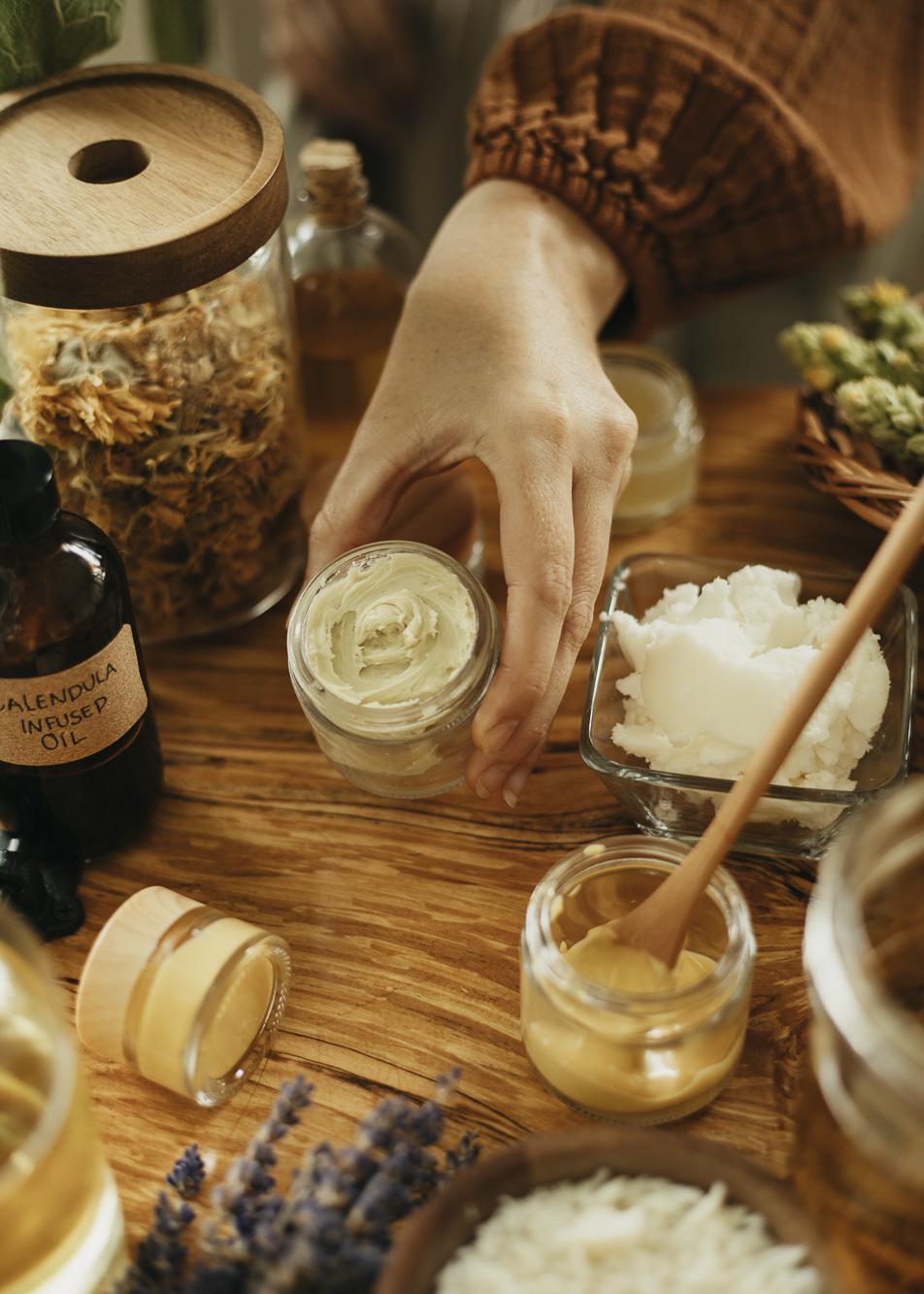Herbal Salves - Herbl Academy's Herbal Oils Course