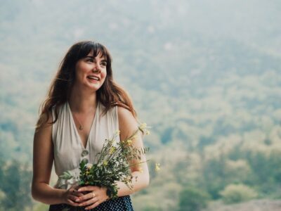Herbal Academy Student Feature: Victoria Buzzalini (@wisewitchherbs) by Herbal Academy